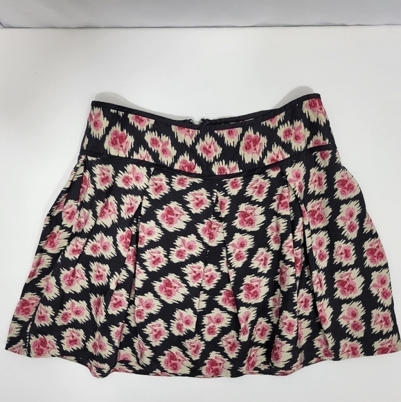 Juicy Couture 100% Silk Mini Skirt in a Size 2 - Picture 1 of 10